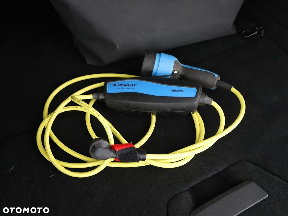 Volvo V90 T8 Twin Engine AWD Momentum - 39