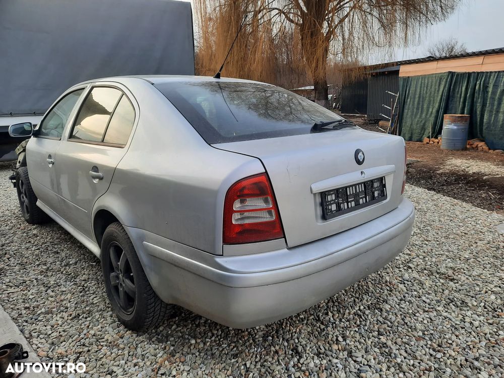 Dezmembrez Skoda Octavia 1, 1.6 Benzina 2001 - 5