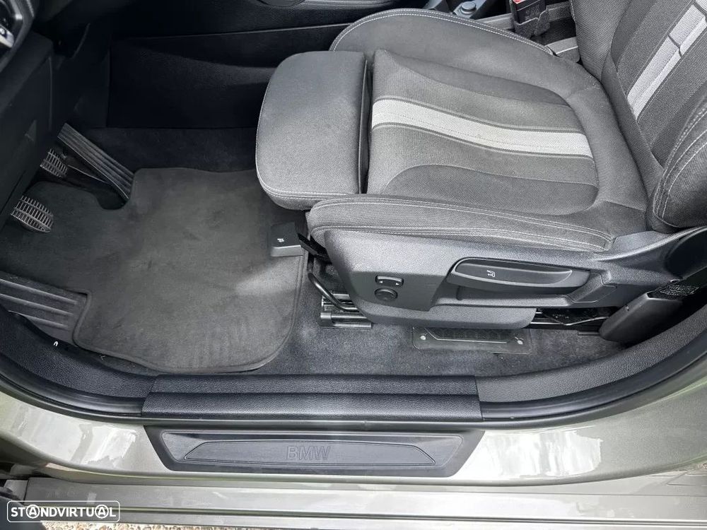 BMW 218 Active Tourer d Line Sport - 44