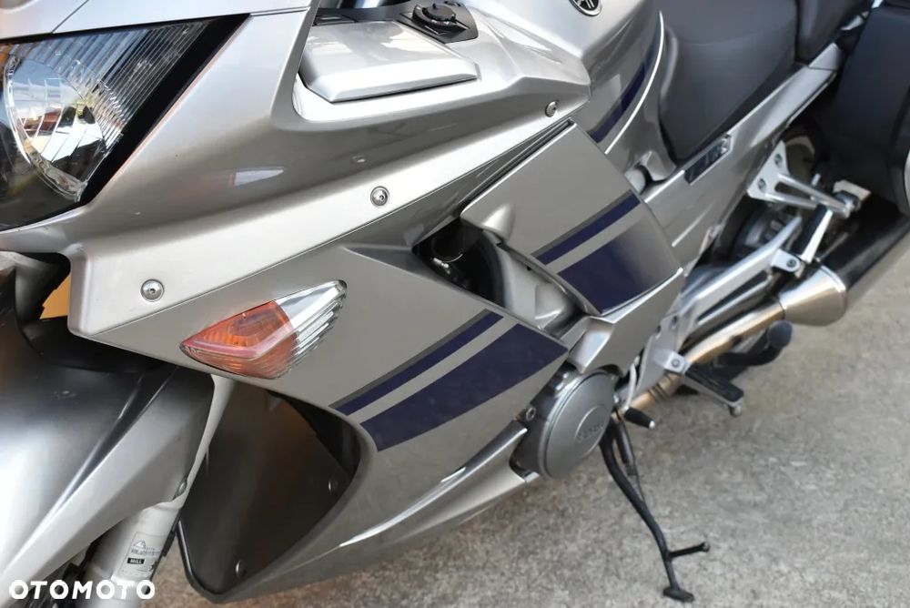Yamaha FJR - 26