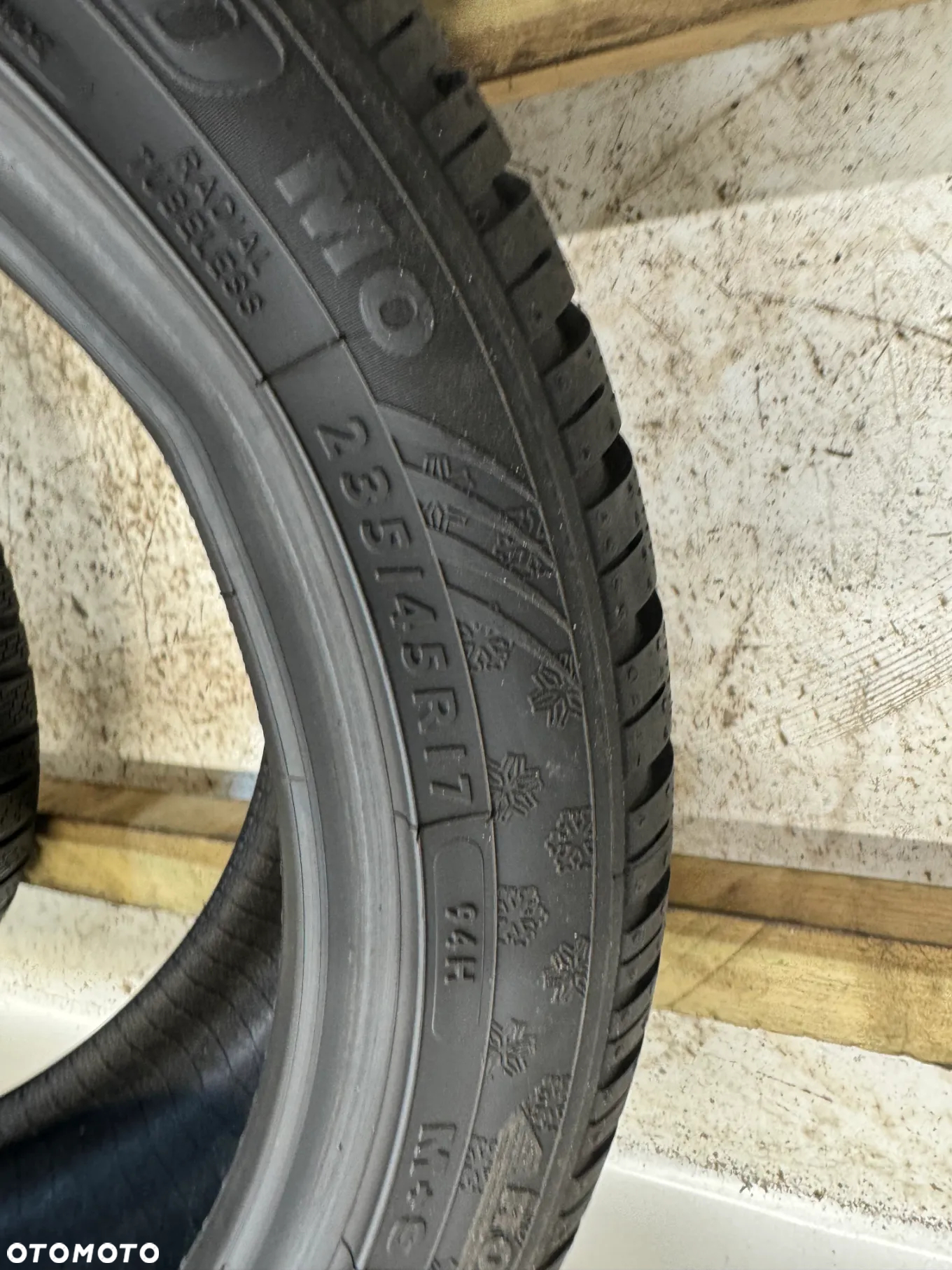 G-2875 235/45R17 94H DUNLOP SP WINTER SPORT 4D MO - 3