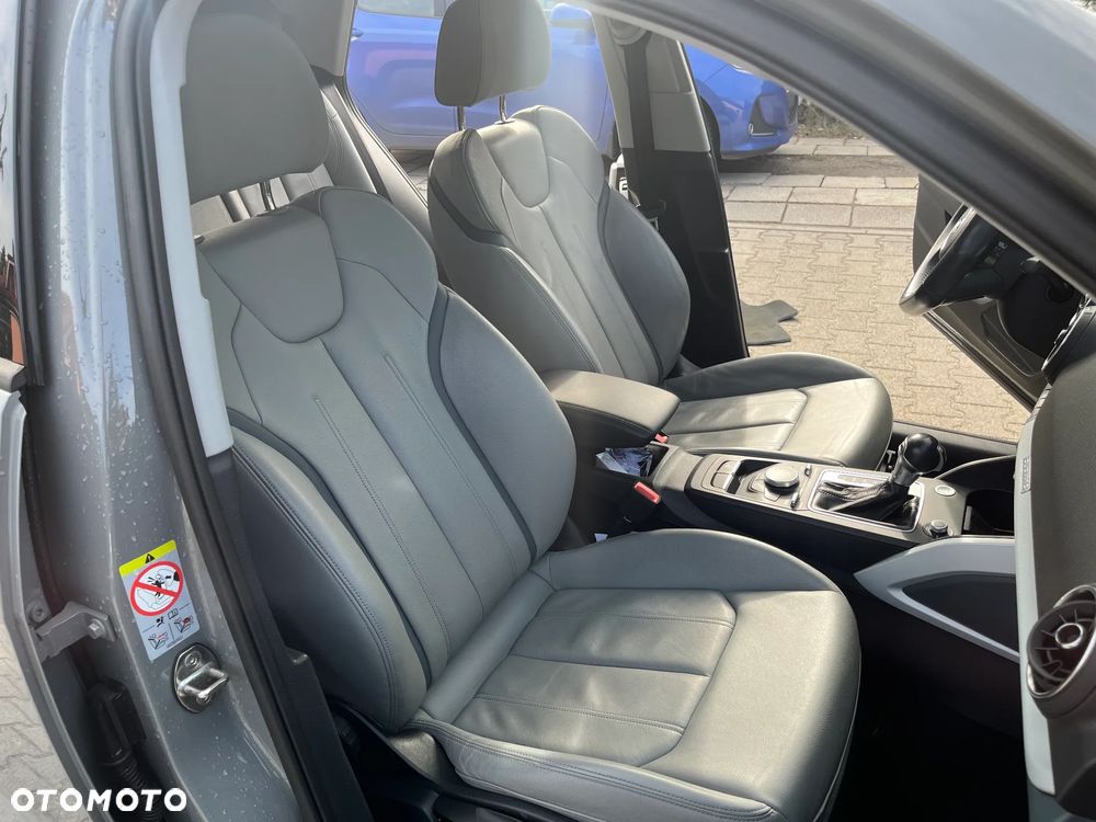 Audi Q2 35 TDI quattro S tronic design - 17