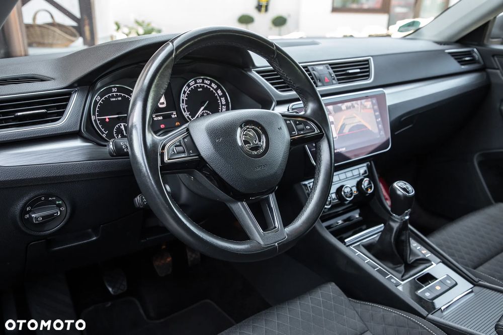 Skoda Superb 2.0 TDI Sportline - 12