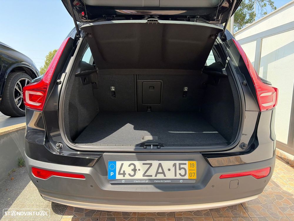 Volvo XC 40 2.0 D3 Momentum Plus - 5