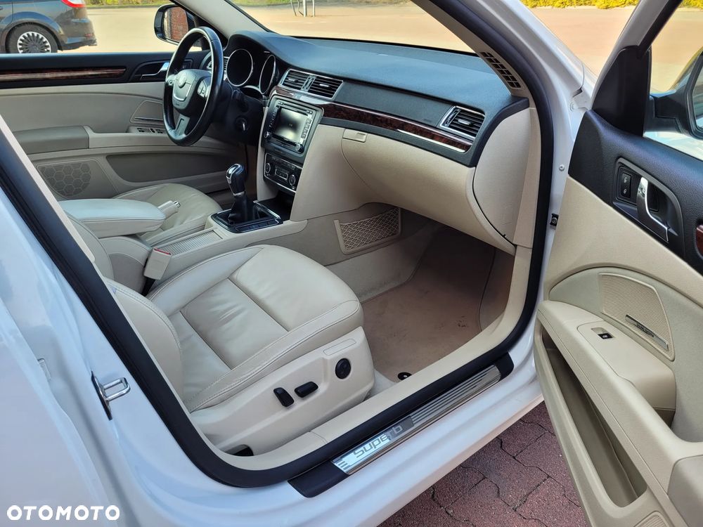 Skoda Superb 1.8 TSI Exclusive - 9
