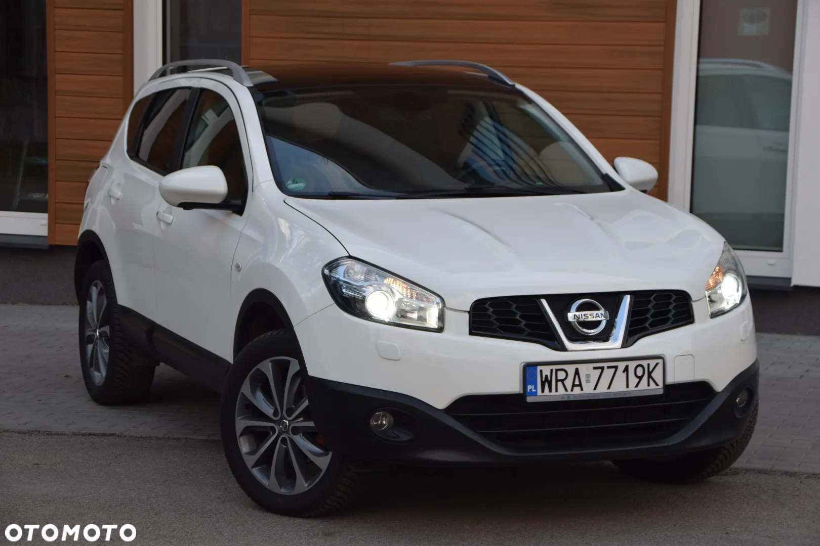 Nissan Qashqai 1.6 DCi 4x4 Tekna - 4