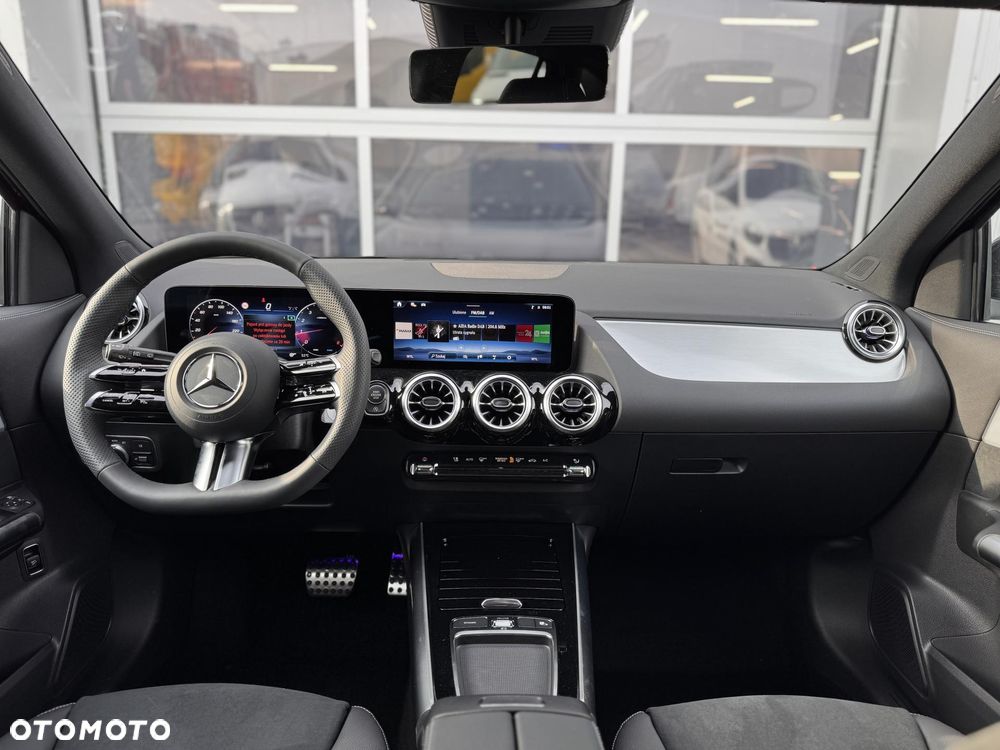 Mercedes-Benz GLA 200 AMG Line - 15