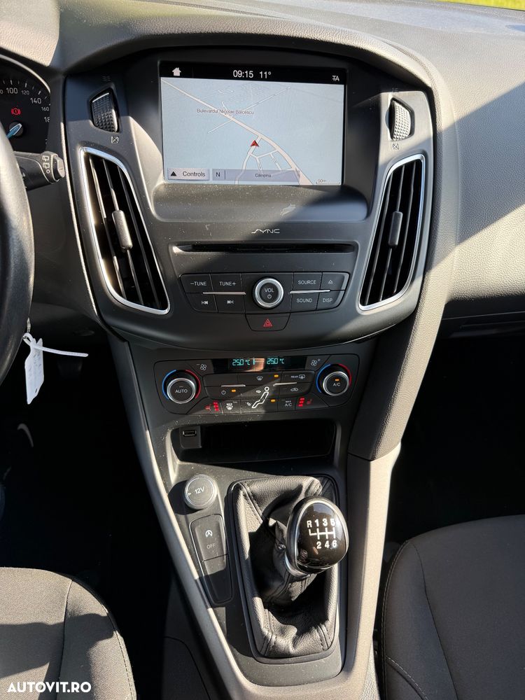 Ford Focus 1.0 EcoBoost Hybrid TITANIUM - 14