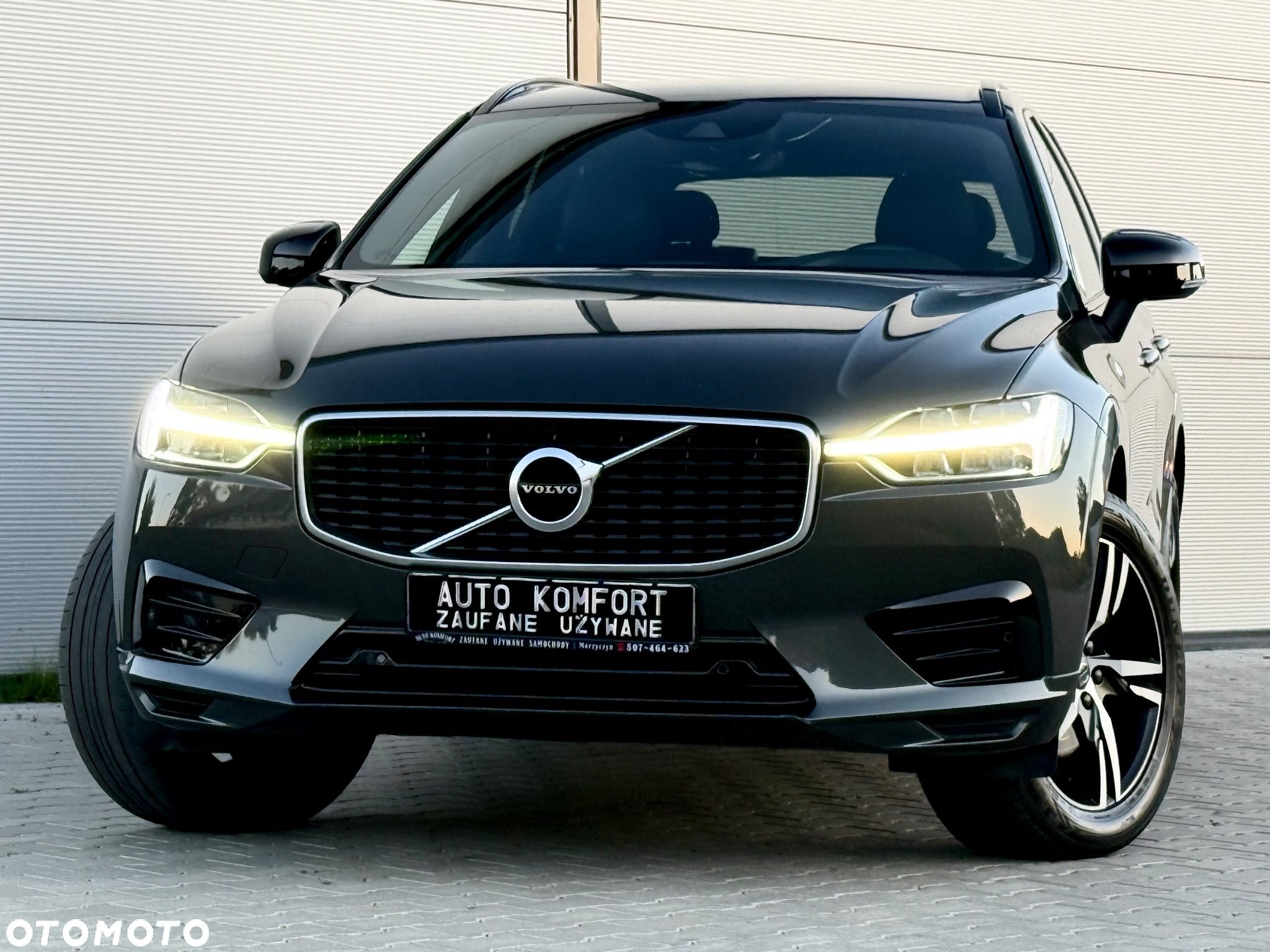 Volvo XC 60 D4 R-Design - 1