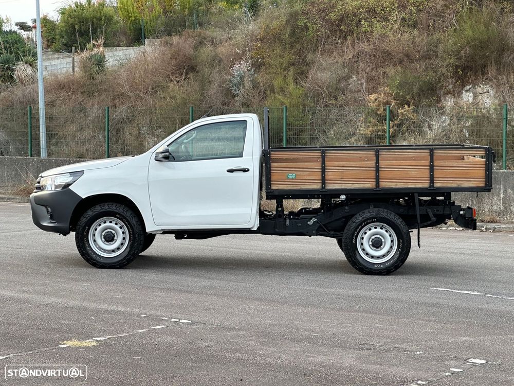 Toyota Hilux 2.4 D-4D 4WD CE CM - 12
