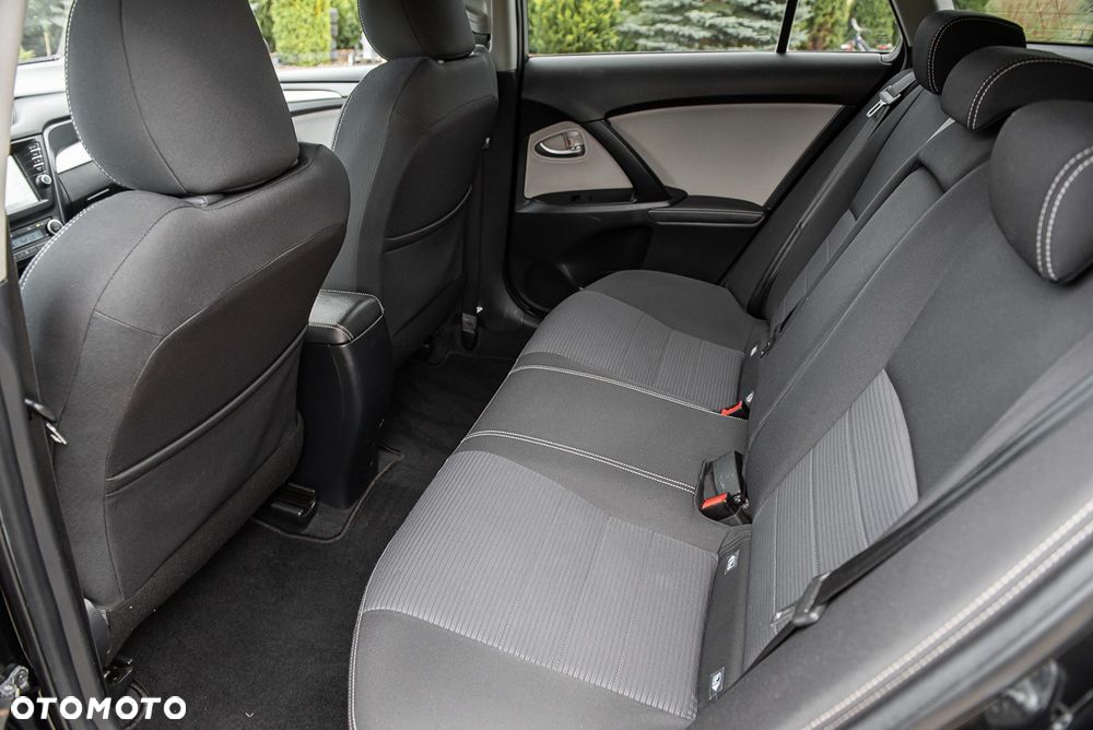 Toyota Avensis - 7