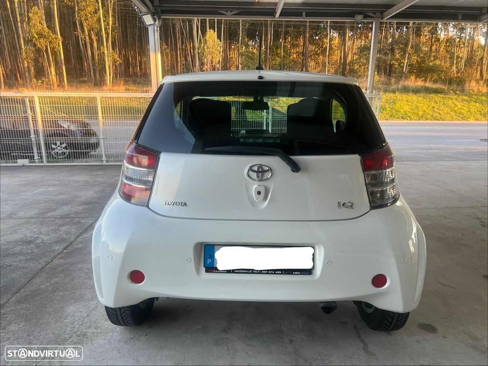Toyota iQ 1.0 VVT-i 2 - 13