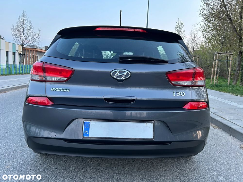 Hyundai i30 1.4 Classic + - 10