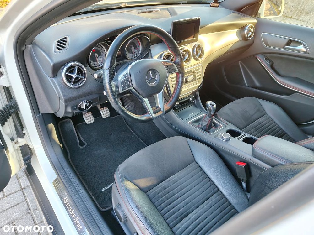 Mercedes-Benz GLA 200 - 9