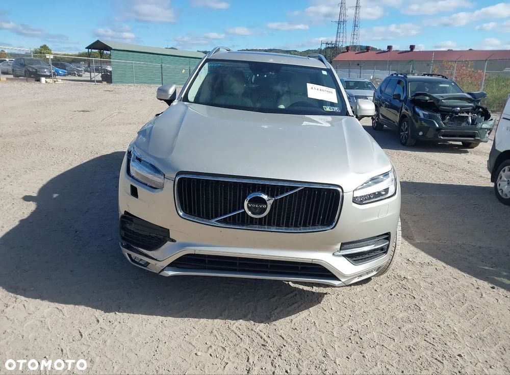 Volvo XC 90 - 7