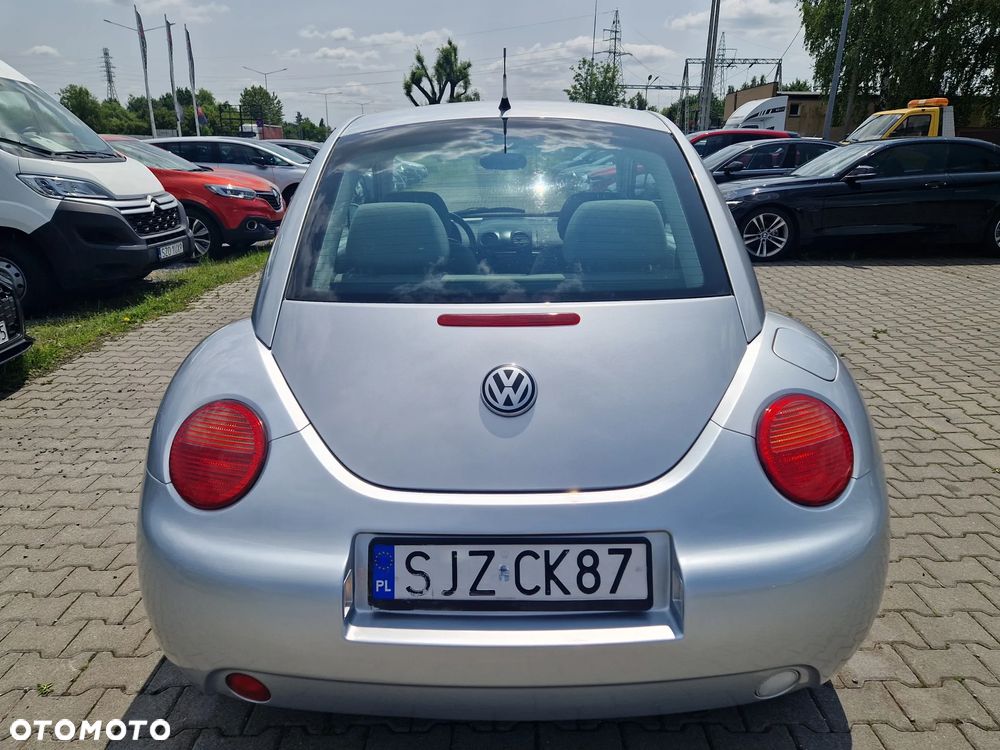 Volkswagen New Beetle - 5