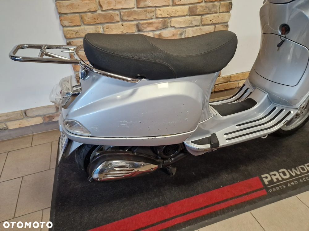 Vespa LX - 16