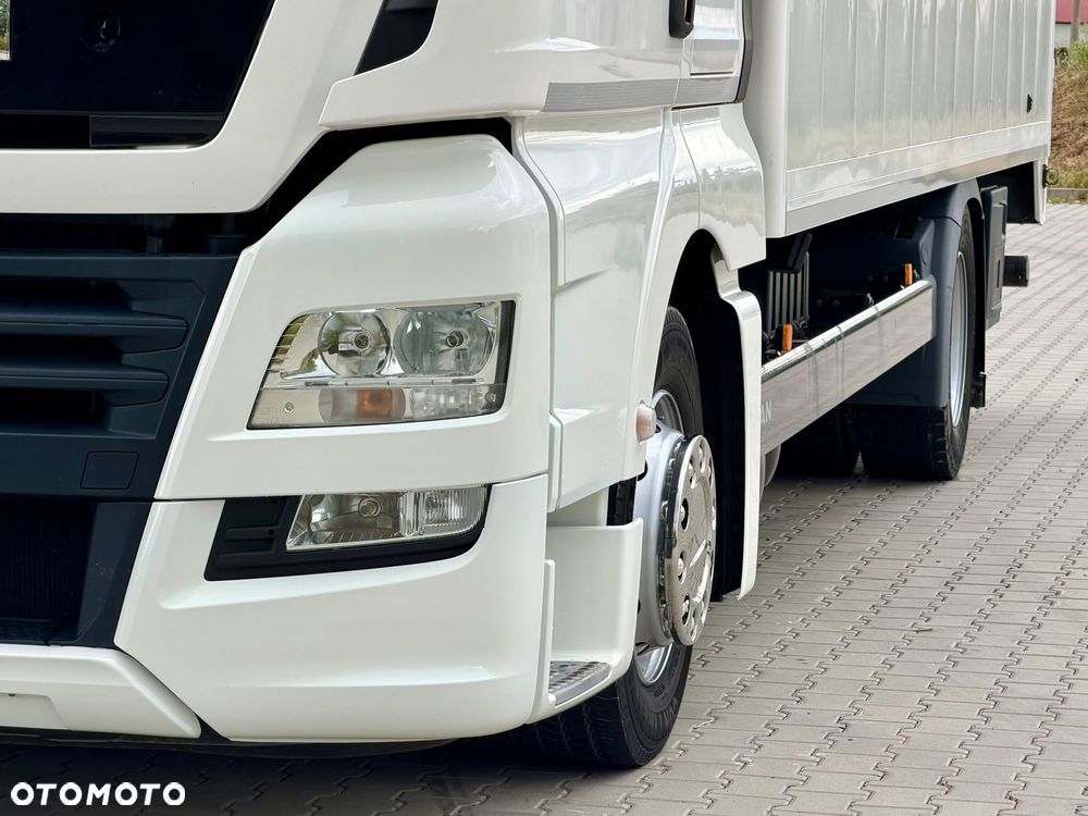 MAN TGX 18.360 / KONTENER / 18 EUROPALET / AUTOMAT / EURO 6 / SYPIALKA / ŁADOWNOŚĆ 7 728 KG / 2018 ROK / SPROWADZONY - 18