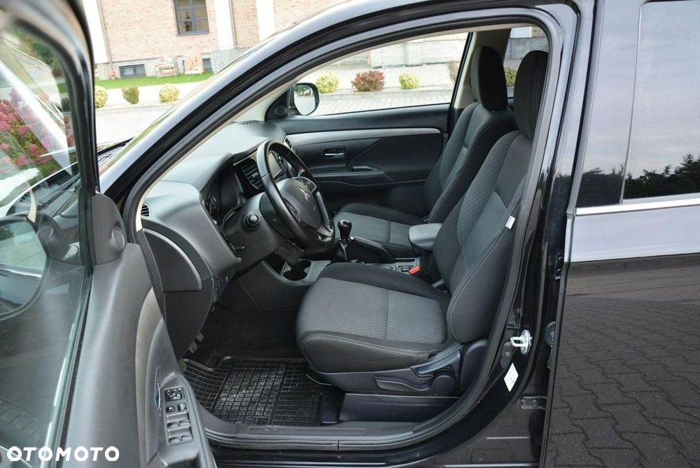 Mitsubishi Outlander 2.0 2WD Active - 18