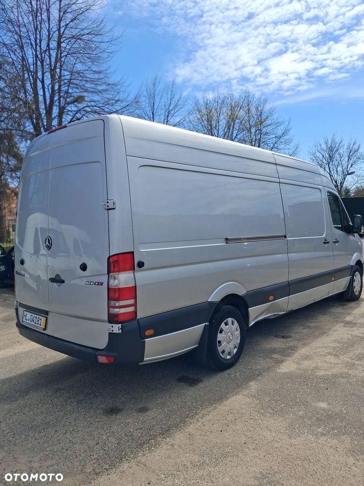 Mercedes-Benz Sprinter - 4