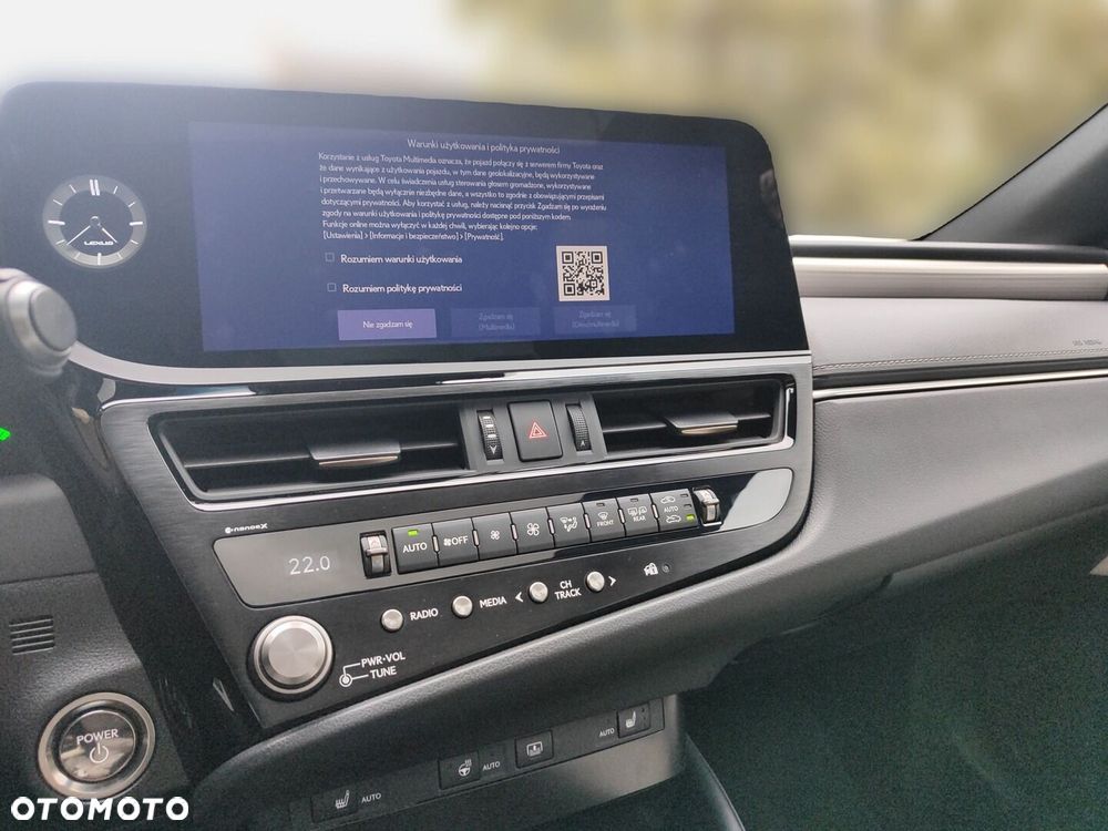 Lexus ES 300h F Sport Edition - 16