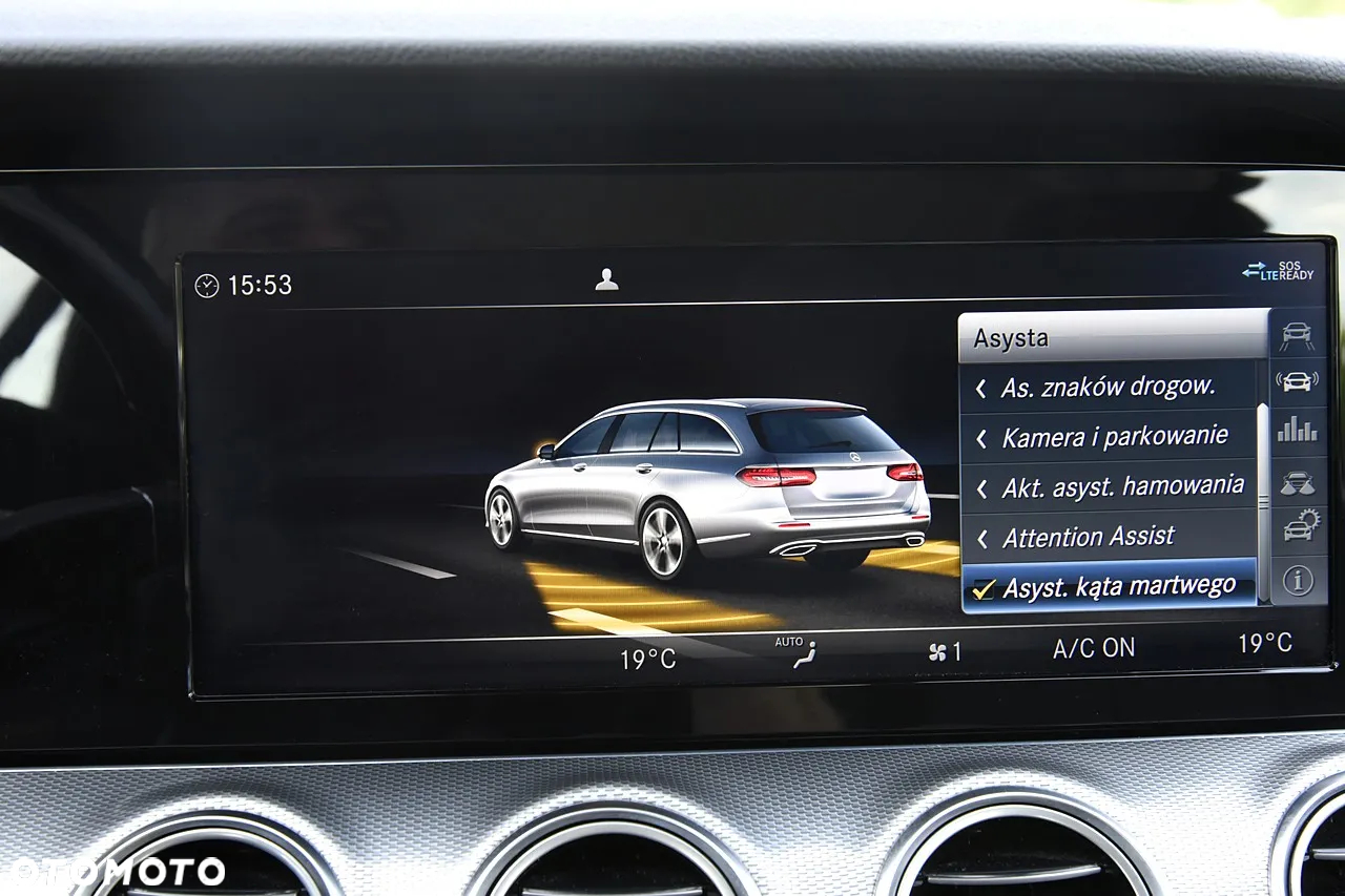 Mercedes-Benz Klasa E 220 d 4Matic T 9G-TRONIC Avantgarde - 28