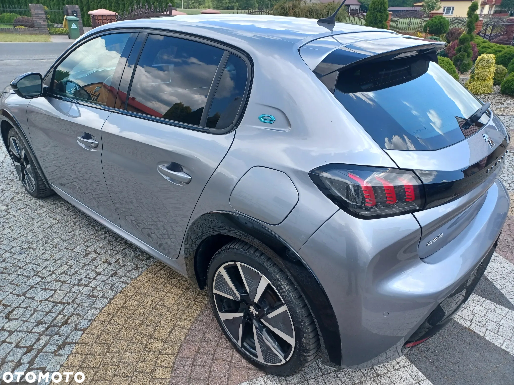 Peugeot 208 e-208 GT Line - 9
