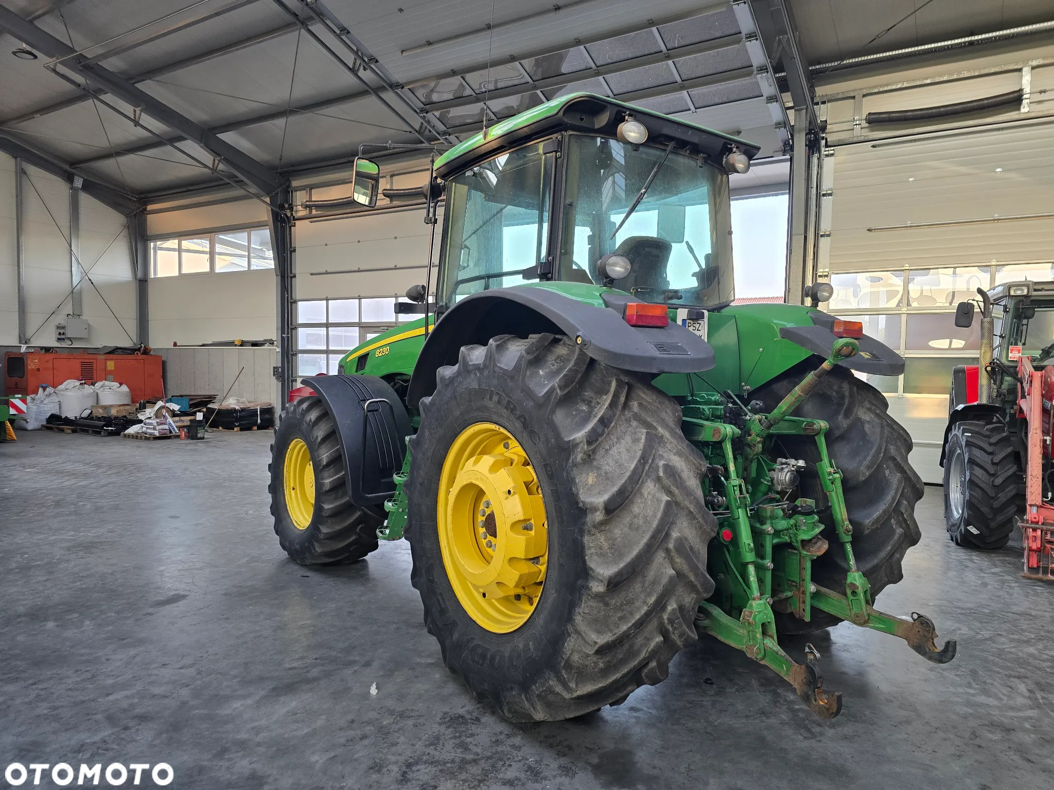 John Deere 8230 - 11