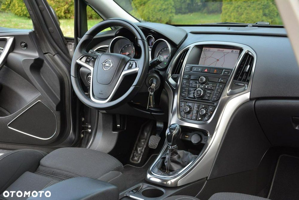 Opel Astra 1.4 Turbo Cosmo - 18