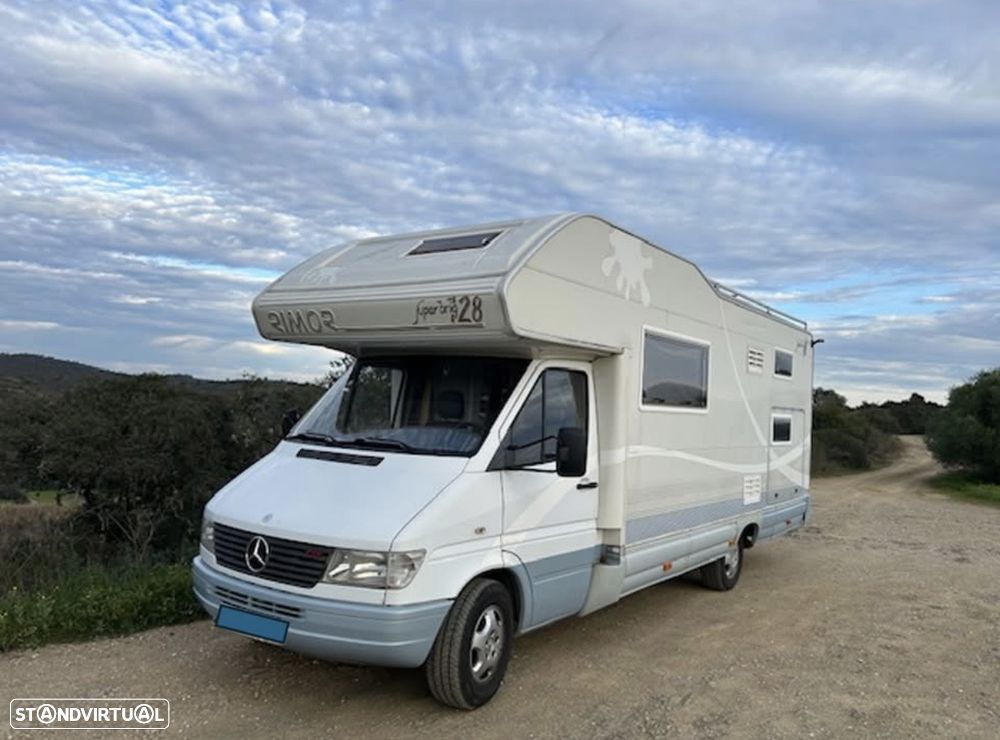 Mercedes-Benz Sprinter - 1