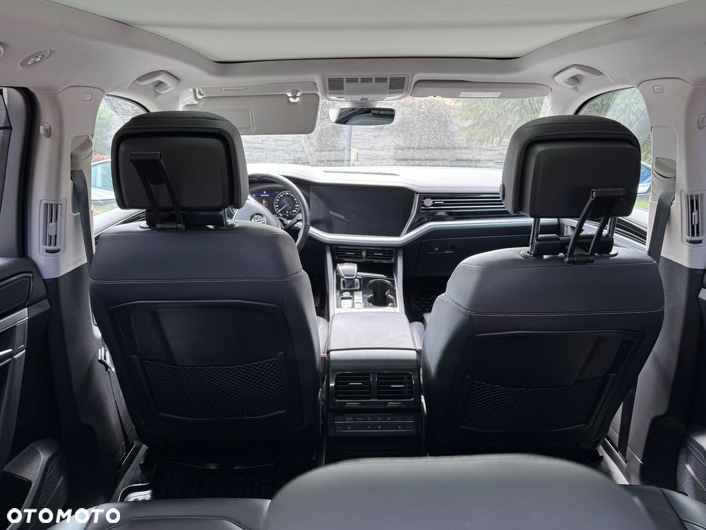 Volkswagen Touareg ver-3-0-v6-tdi-scr-4mot-r--line - 21