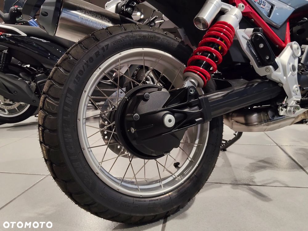 Moto Guzzi V85 - 13