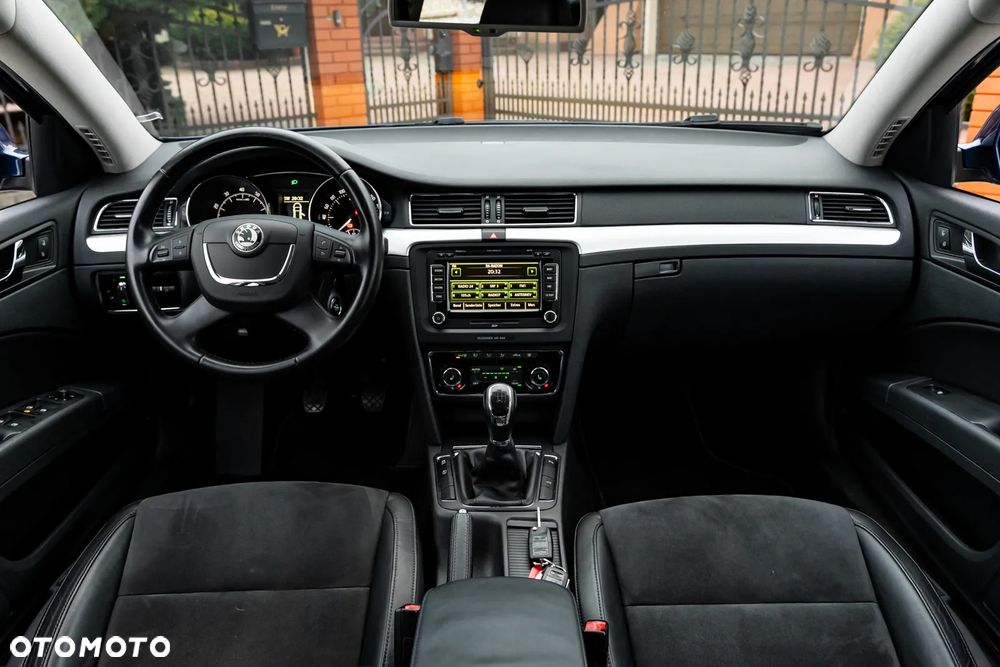 Skoda Superb 1.8 TSI 4x4 Exclusive - 25