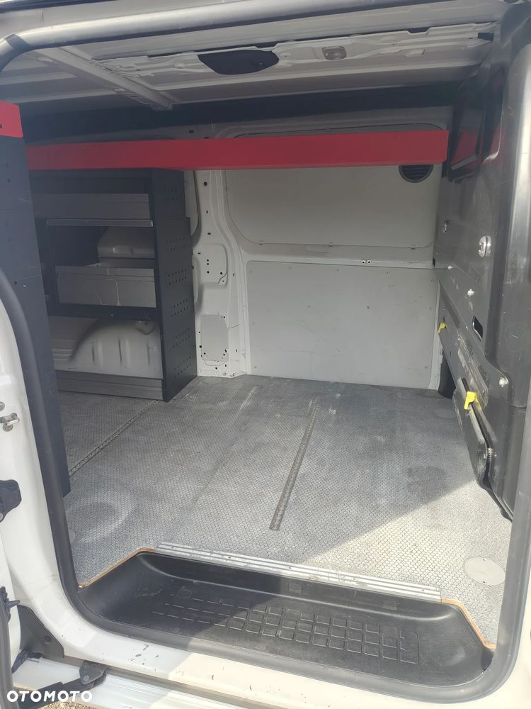 Opel Vivaro - 11