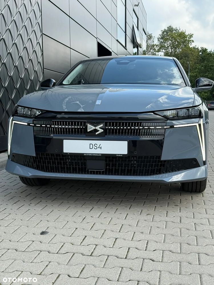 DS Automobiles N°4 1.2 mHEV Jules Verne eDCS6 - 9