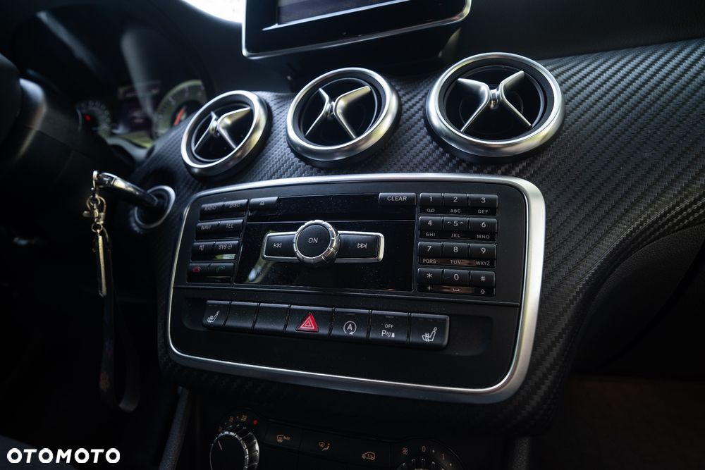 Mercedes-Benz Klasa A 180 AMG Line - 35
