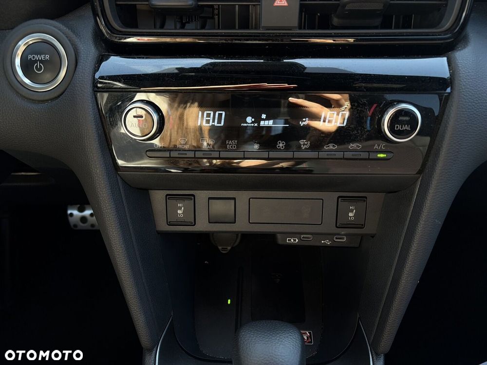Toyota Yaris Cross Hybrid 1.5 GR Sport - 24