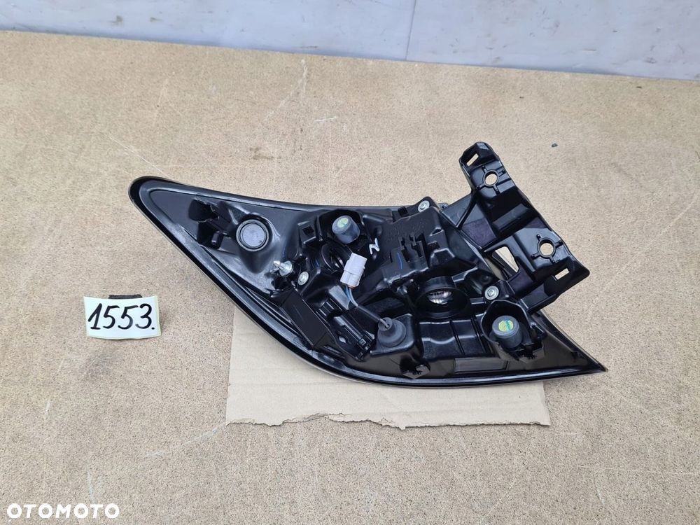 LAMPA TYLNA PRAWA PRAWY TYŁ TOYOTA COROLLA E21 HB - 6