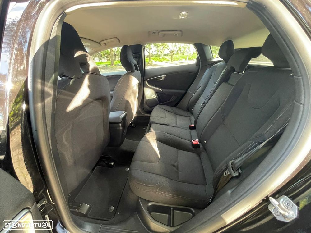 Volvo V40 2.0 D2 Momentum - 5