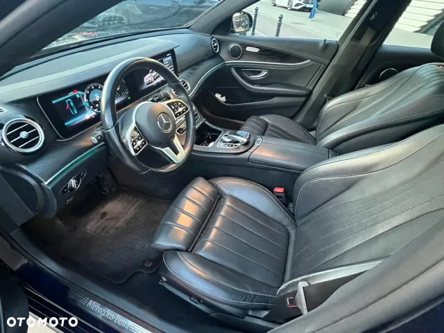 Mercedes-Benz Klasa E 300 d T 9G-TRONIC AMG Line - 9