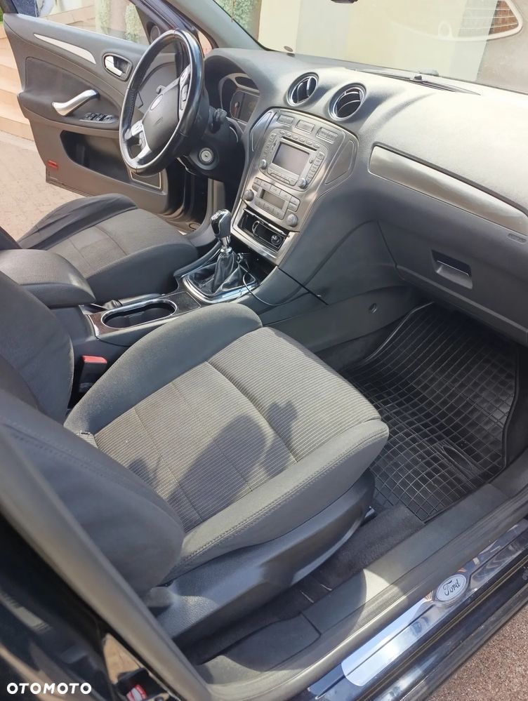 Ford Mondeo 2.0 TDCi Titanium - 23
