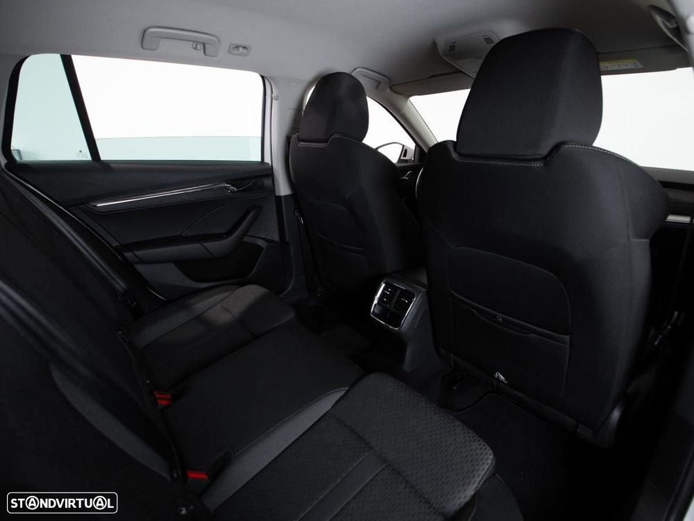Skoda Octavia Break 2.0 TDI DSG First Edition - 11