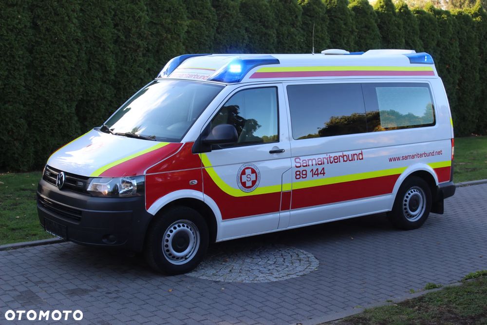 Volkswagen T5  AMBULANS KARETKA - 10