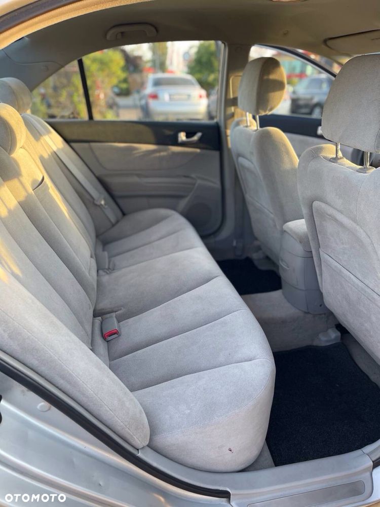 Hyundai Sonata - 8