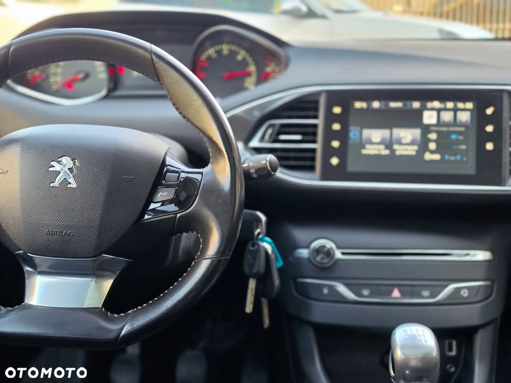 Peugeot 308 - 33