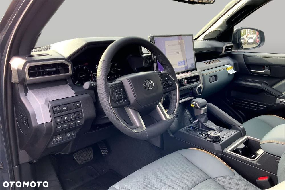 Toyota Tacoma - 8