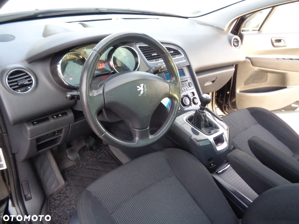 Peugeot 5008 HDI FAP 150 Family - 6