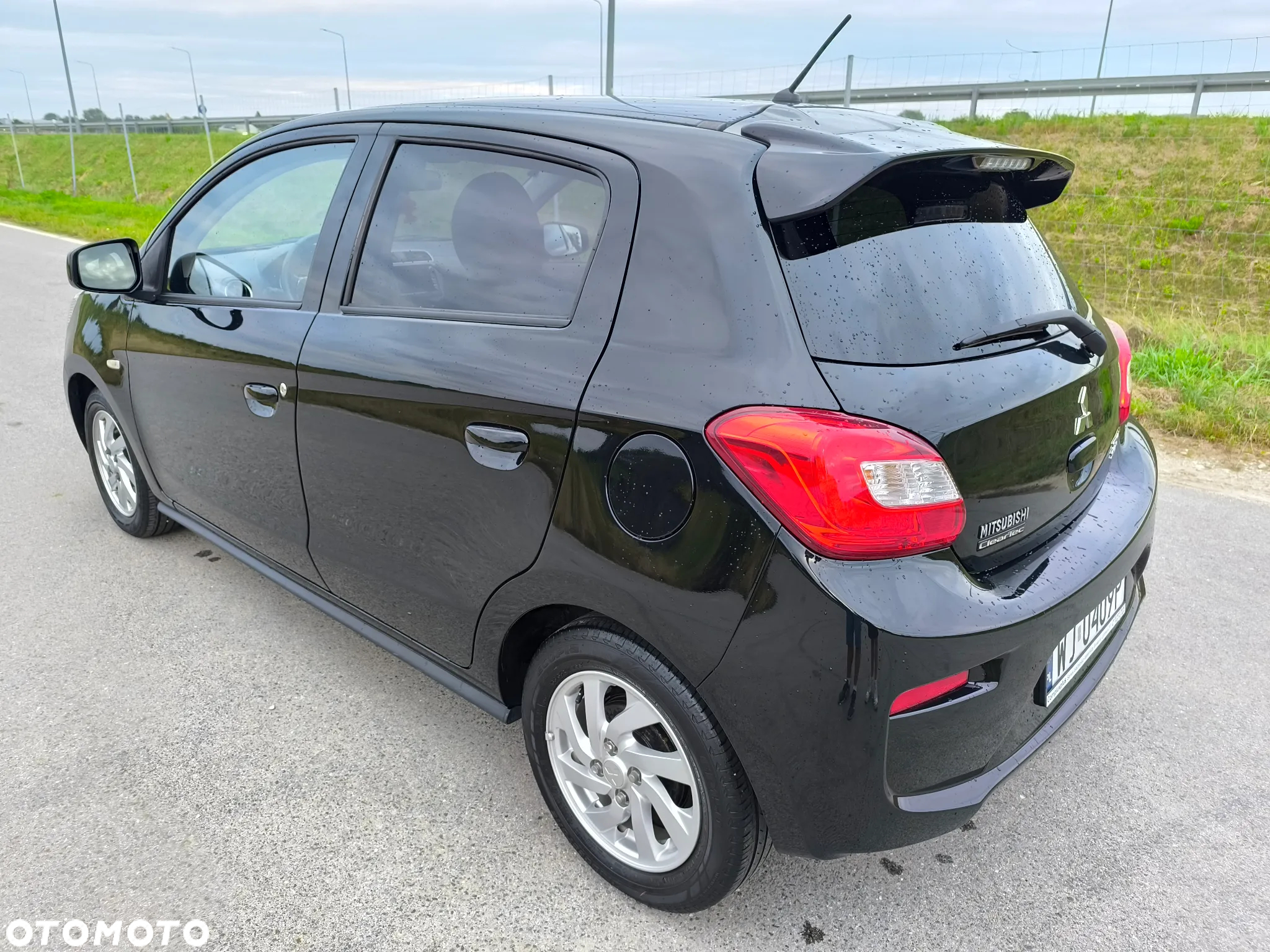 Mitsubishi Space Star 1.2 AS&G Invite - 6