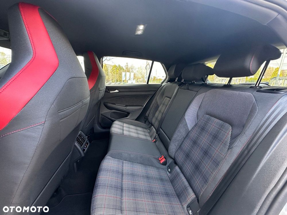 Volkswagen Golf - 30