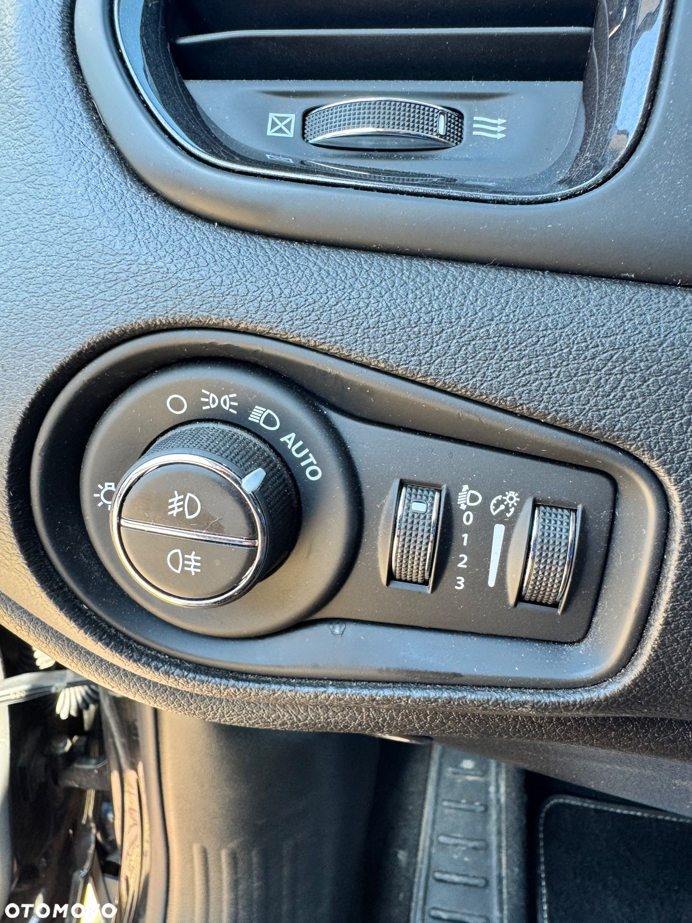 Jeep Renegade 1.3 GSE T4 Turbo PHEV 4xe Longitude S&S - 36